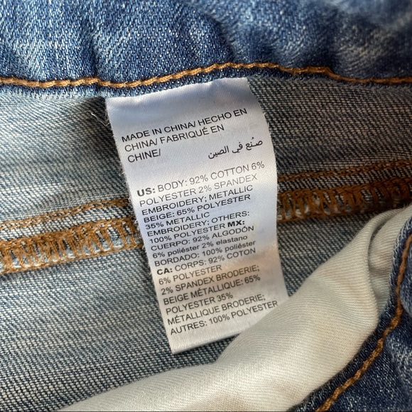 CHICO’S So slimming girlfriend slim leg crop w/ embroidered - Picture 13 of 13